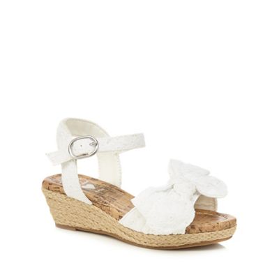 Baby girls' white wedge broderie sandals